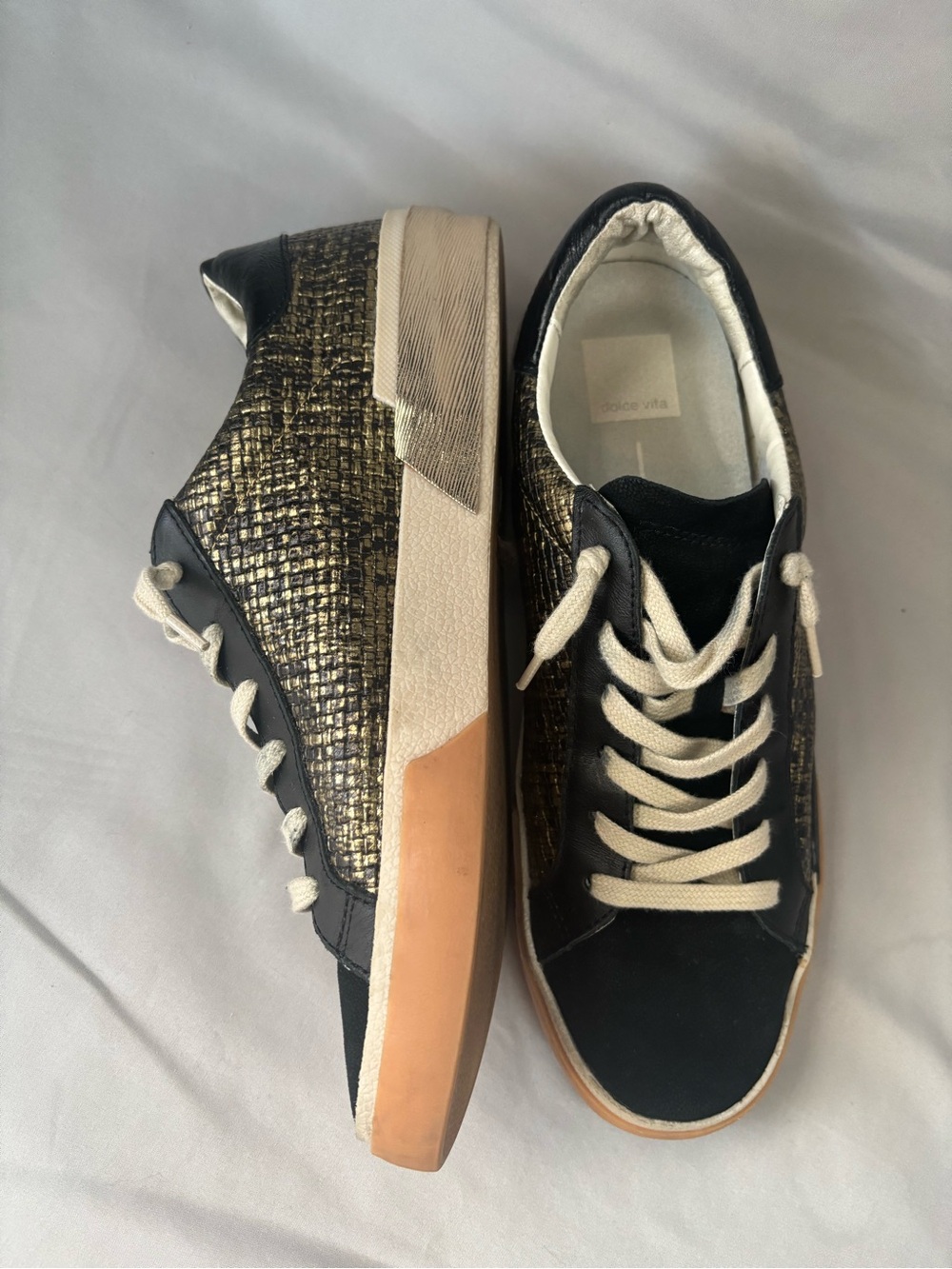 Dolce Vita Black and Gold Woven Low-Top Sneakers Size 9.5 - Picture 2 of 9